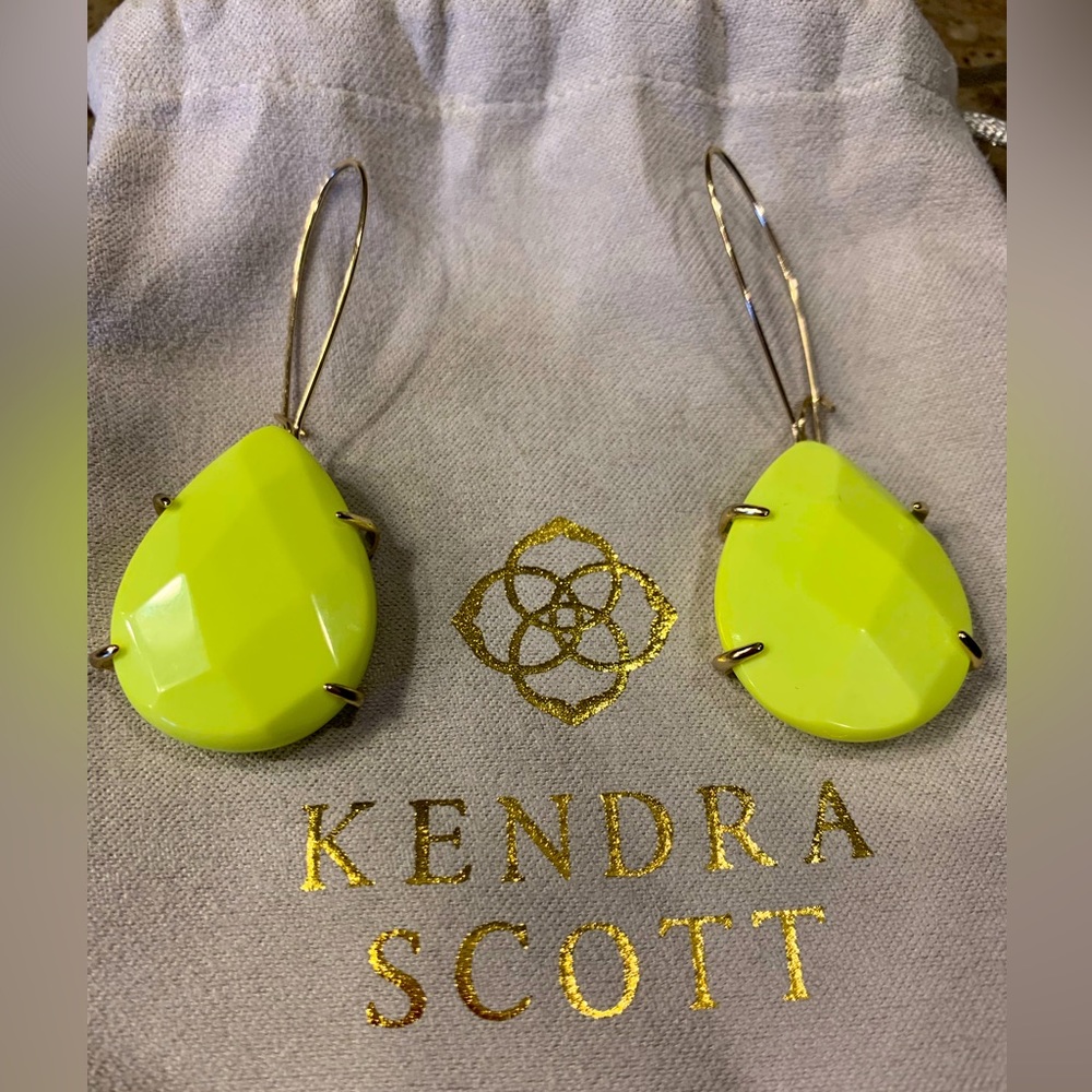 RARE Vintage Kendra Scott Allison earrings